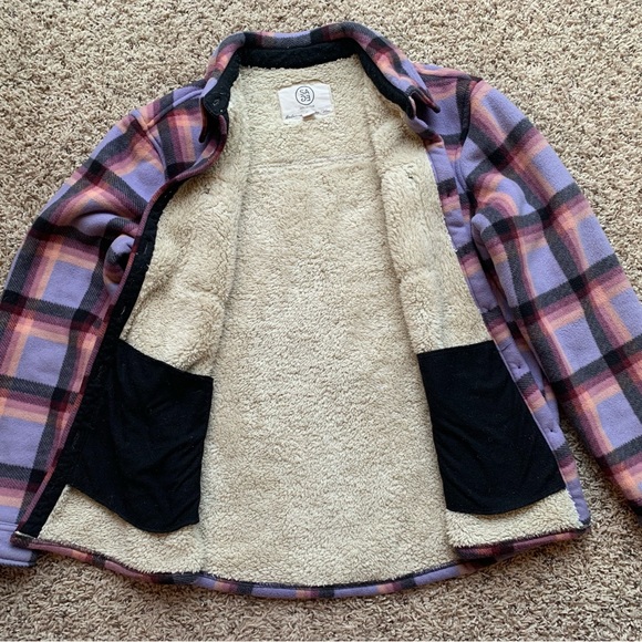 Sage Collective Sherpa Lined Plaid Shacket Very Soft Unisex With Pockets - Picture 10 of 11